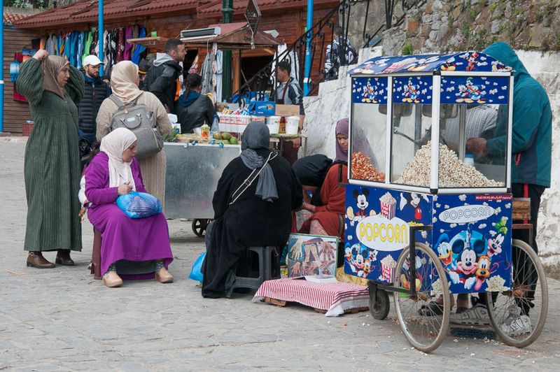 Moroccan women shopping 