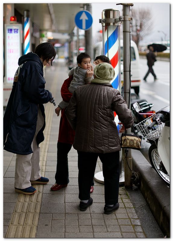 20081225 -- 140454 -- Canon 5D + 50 / 1.2L @ f/1.2, 1/400, ISO 100