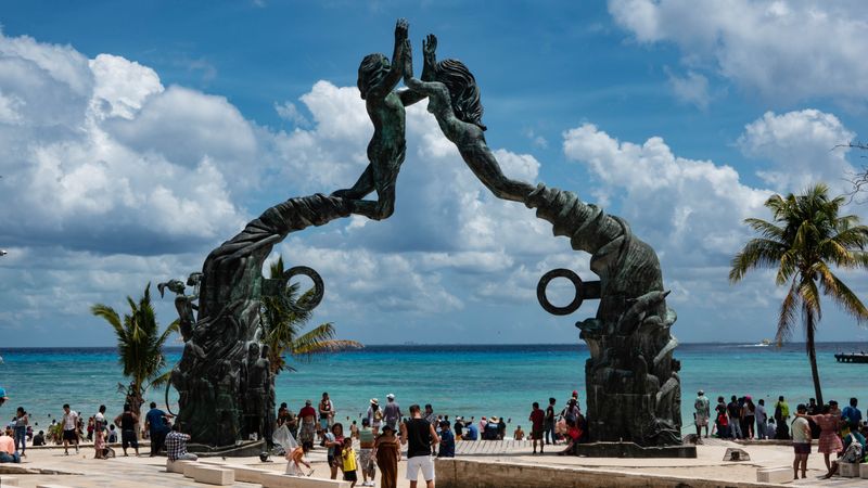 Portal Maya Statue