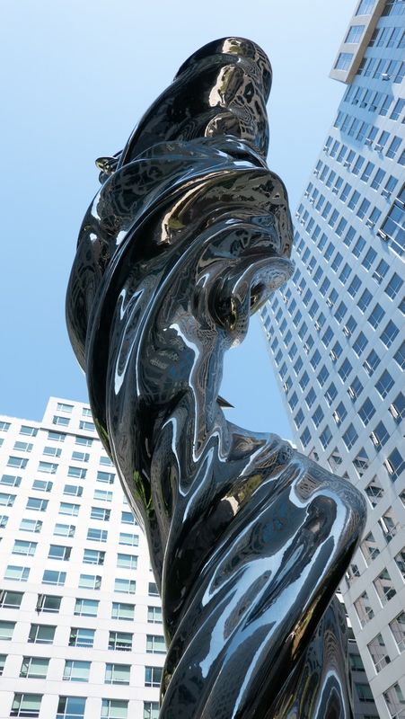 Piazza Angelo Venus Statue