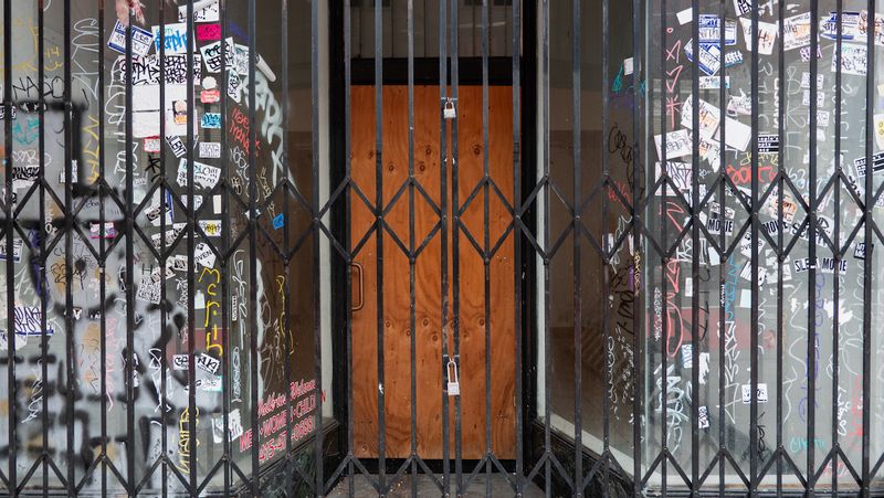 Shuttered business on Geary Street