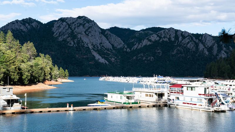 Holiday Harbor, Lake Shasta