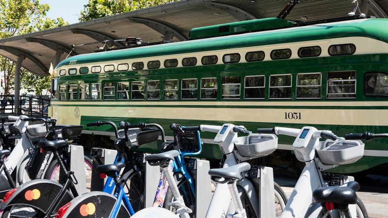 SFMTA F Market / Bikeshare
