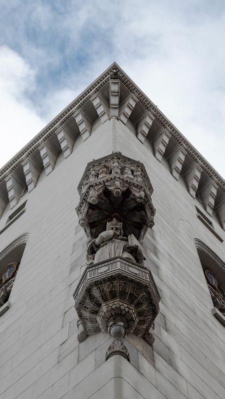 25 Van Ness