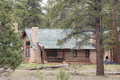 Bryce Cabin-5180604.jpg