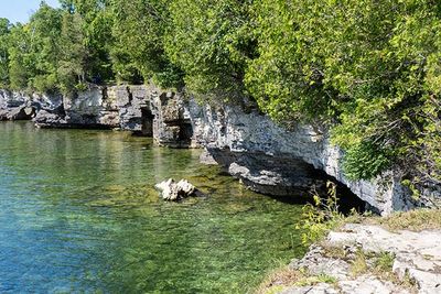 Cave Point Shoreline