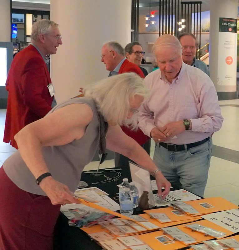 Cheryl Dawson Checks in Ken Sidman