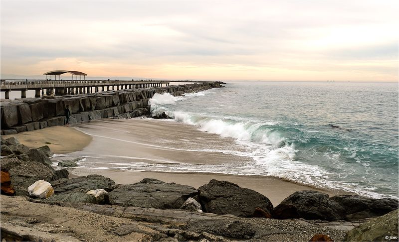 Breakwater Waves