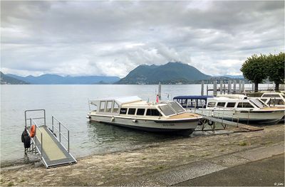 Switzerland Postcards (City Living)