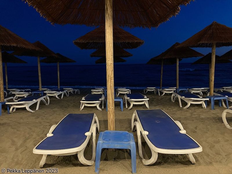 In a bar, looking to the sea III