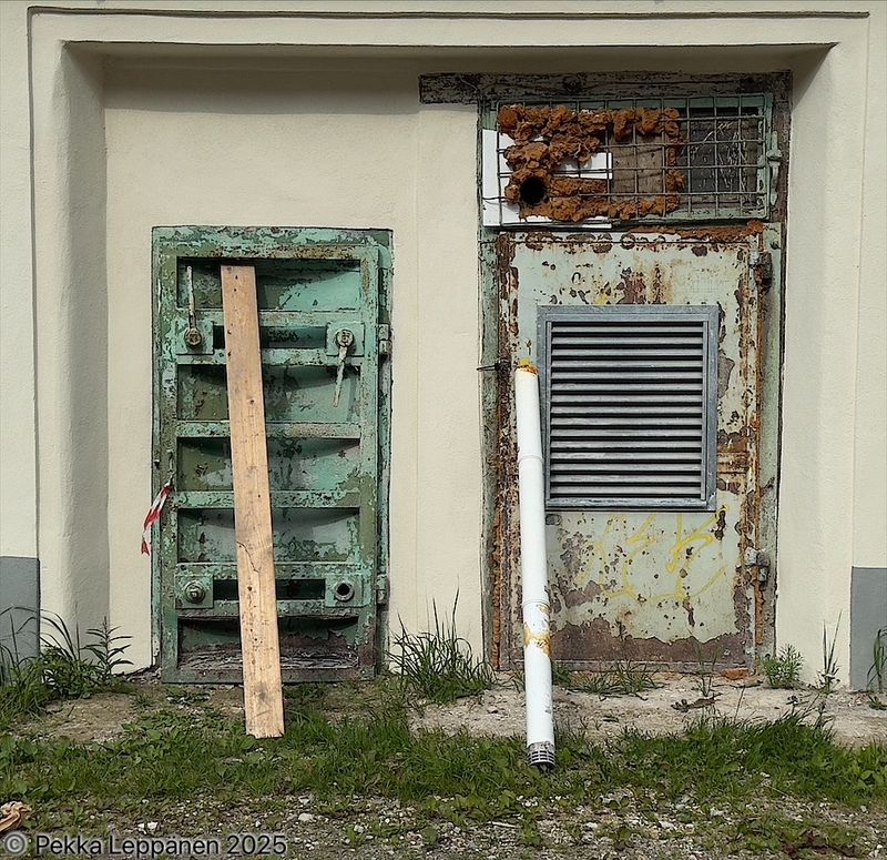 Door supports