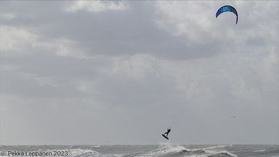 Kiteboarding XV: flying again