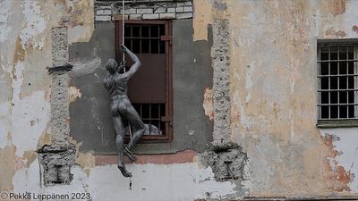 Soviet prison wall / escape