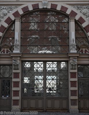 Commercial windows
