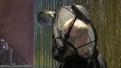 The masked man at Club La Pers