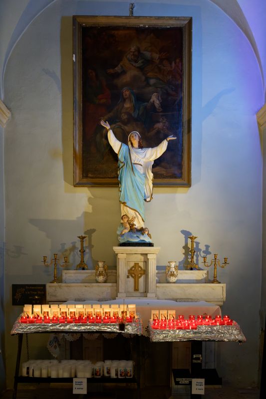 Dans l'glise de Sartne