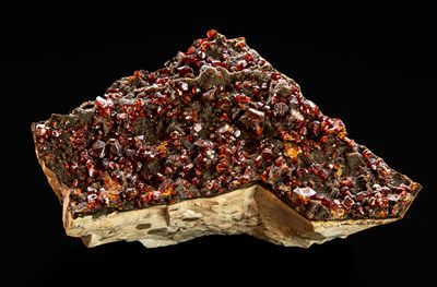 Ruby Sphalerite on Drusy Quartz and Chert, Rosiclare, IL