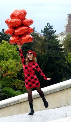 Trocadéro - Model Posing for Photo