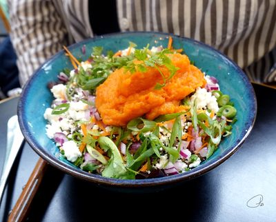 Salade de Lentilles (with sweet potato, carrots, feta, red onion, mesclun, parsley)