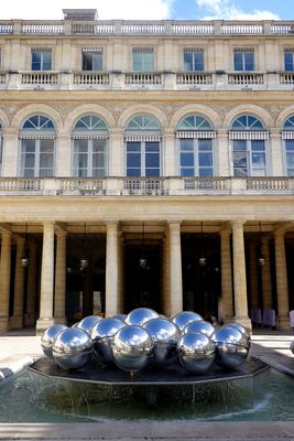 Palais Royal - 'Fontaines Sphérades'