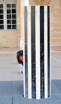 Palais Royal - Nikki with a 'Colonne'