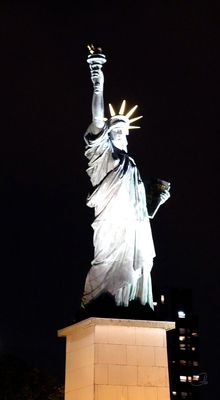 Le Calife - Statue of Liberty Replica
