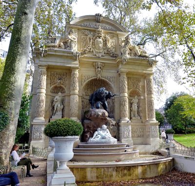 Luxembourg Garden - La Fontaine Mdicis (1630)