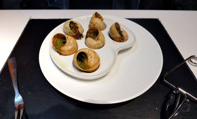 Brasserie Lazare - 6 Escargots Gratinated with Garlic and Parsley in the Shell