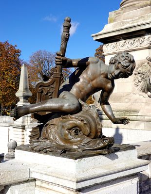Alexander III Bridge - Nereide (Sea Nymph)
