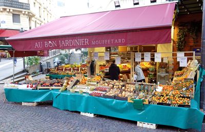 Rue Mouffetard - Au Bon Jardinier Mouffetard