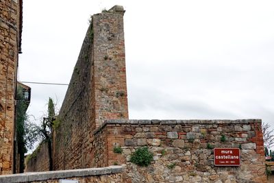 Mura Castellane (sec. XII - XIII), San Quirico d'Orcia