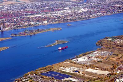 Freighter next to Île Deslauriers, St-Lawrence River