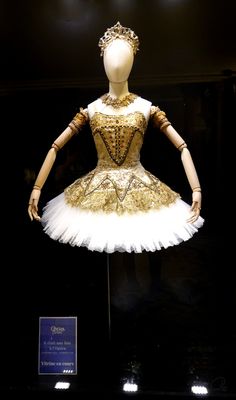 Palais Garnier, Il était une fois à l'Opéra, costume exhibit