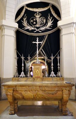 Commemorative chapel in Conciergerie on the site of Marie-Antoinette cell
