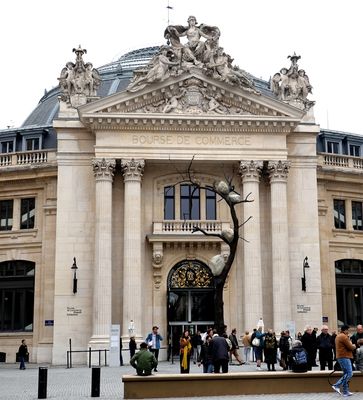 Bourse de Commerce, Rue du Louvre
