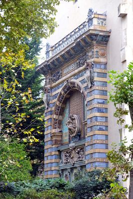 Art Nouveau ceramic portico in the Square Félix Desruelles