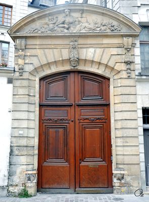 Entrance to KOEURT, a historical landmark, Rue Saint-Julien le Pauvre