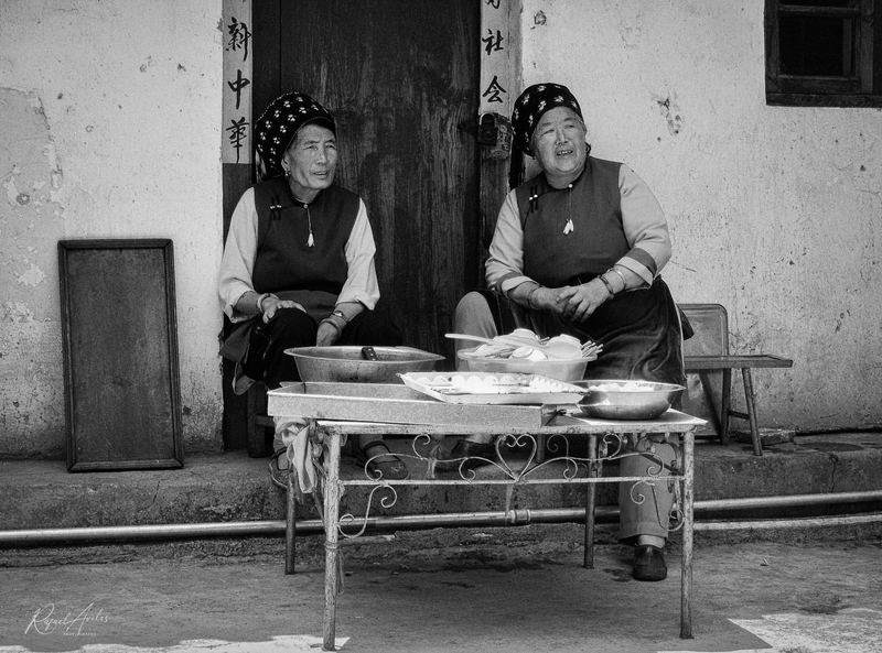 Food vendors. Dali, China.