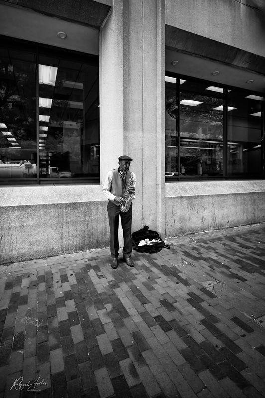 Market St. musician. Philadelphia.