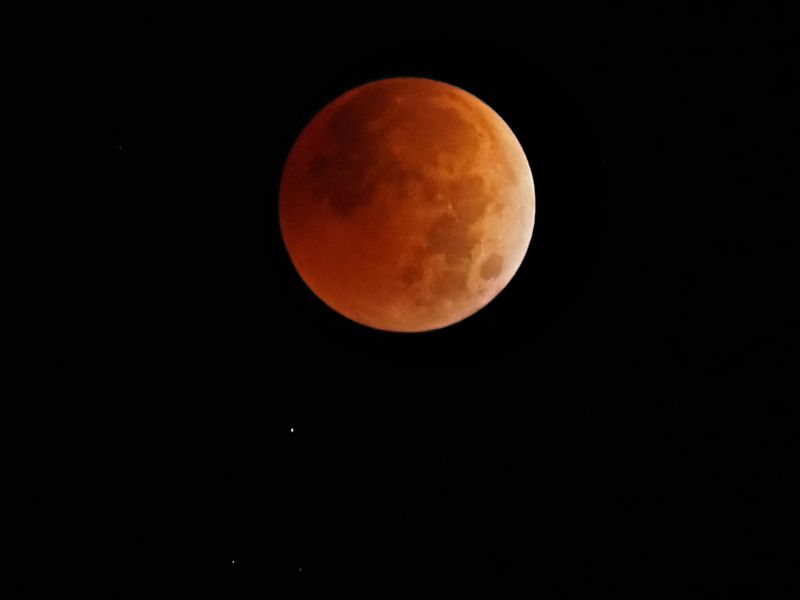 CLIPSE / MARDI 8 Nov 2022 H 5h21 / LUNE DE SANG