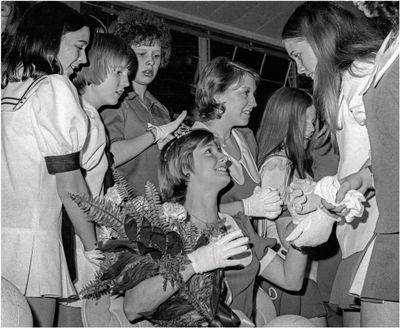 Congratulating Queen Teresa