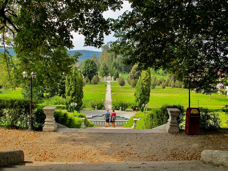  the view of superb, relaxing gardens