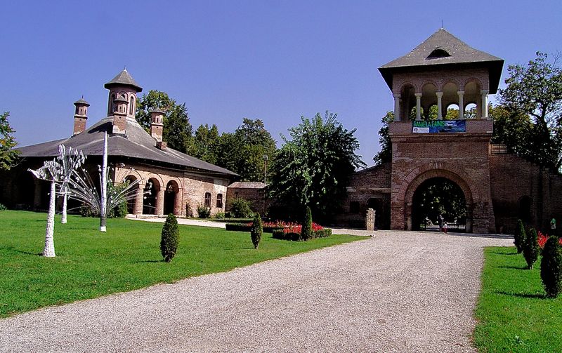 view towards the main gate building from the interior palace gardens