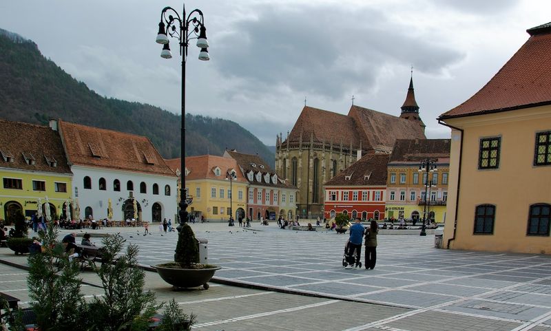 The Old City Plaza - Piata Sfatului