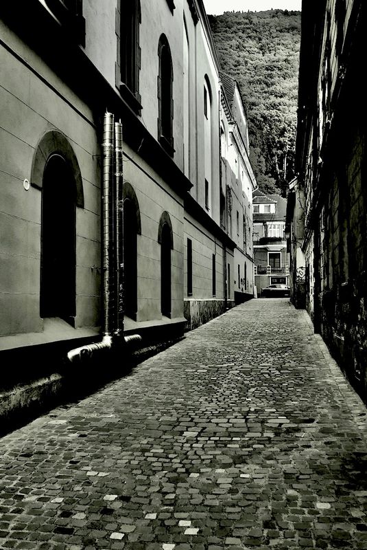 Street B&W Photography & Simple B&W Gallery