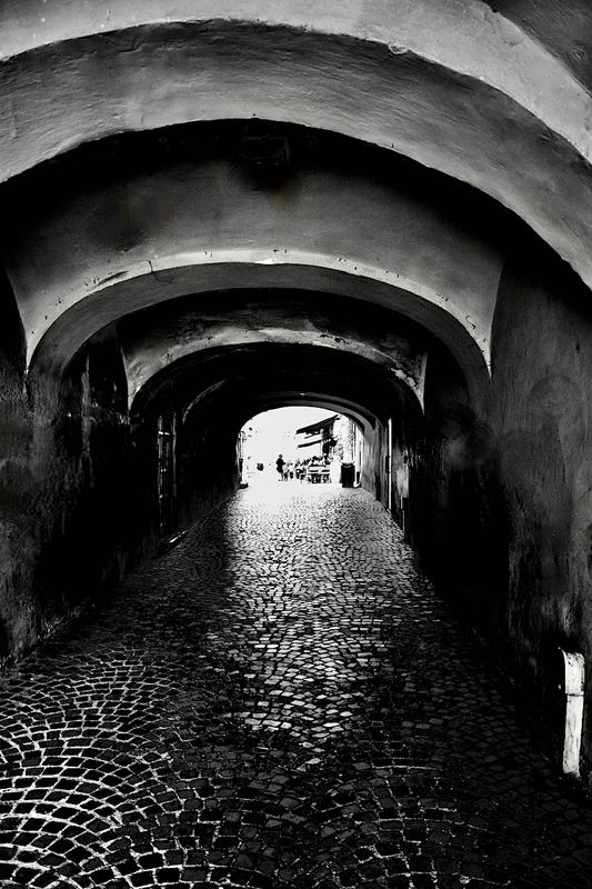 Street B&W Photography & Simple B&W Gallery