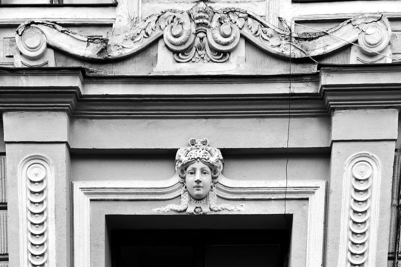 Street B&W Photography & Simple B&W Gallery