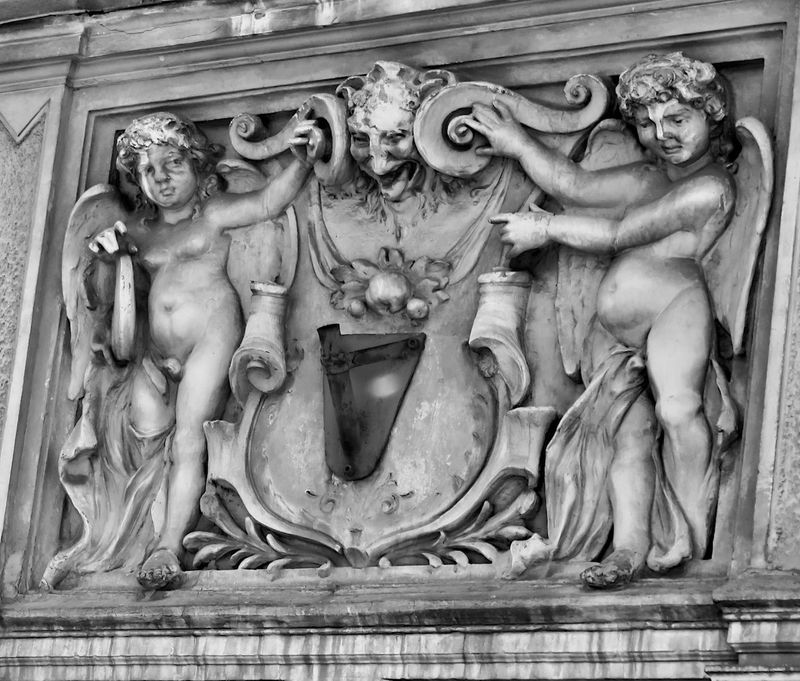 Street B&W Photography & Simple B&W Gallery