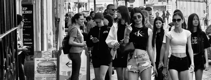 Street B&W Photography & Simple B&W Gallery