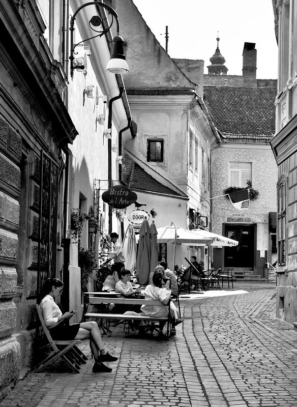 Street B&W Photography & Simple B&W Gallery